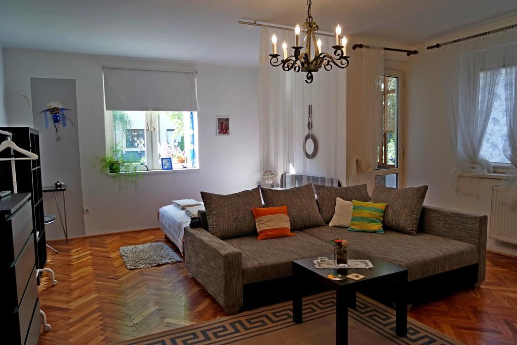 Belvarosi Studio Apartman Дьєр Екстер'єр фото